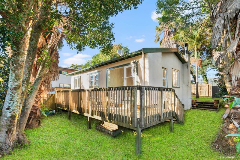 1/405 East Coast Road, Mairangi Bay, Auckland - Carousel 1