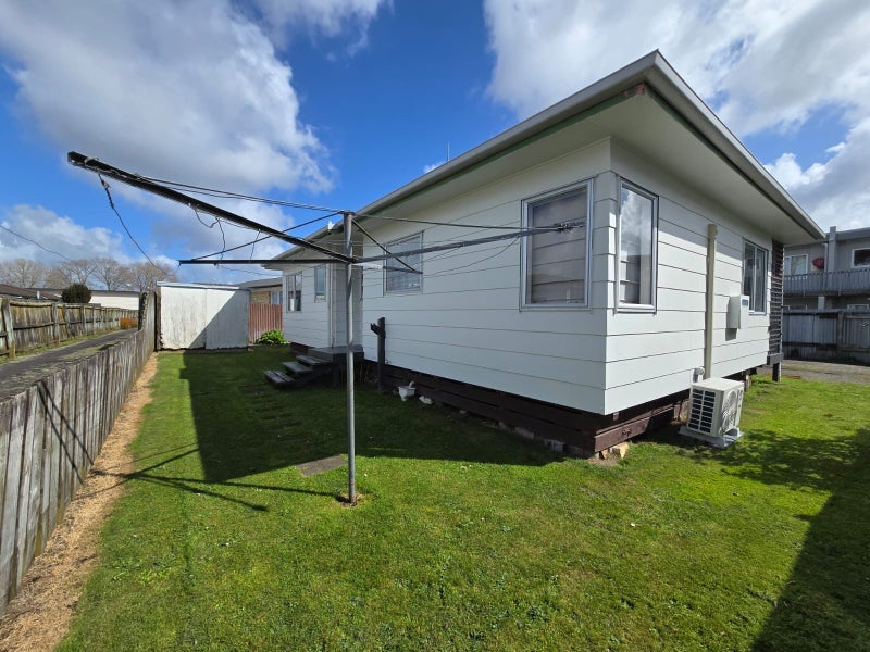 39B Cameron Road, Hamilton East, Hamilton - Carousel 11