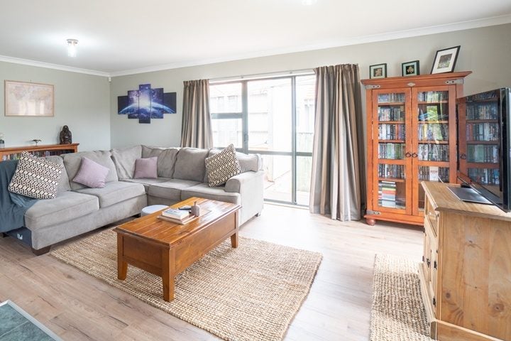 45 Dalfield Place, Highbury, Palmerston North - Carousel 2