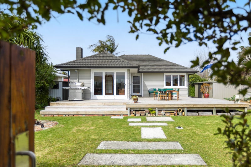 26 Durham Street, Te Atatu Peninsula, Auckland - Carousel 1