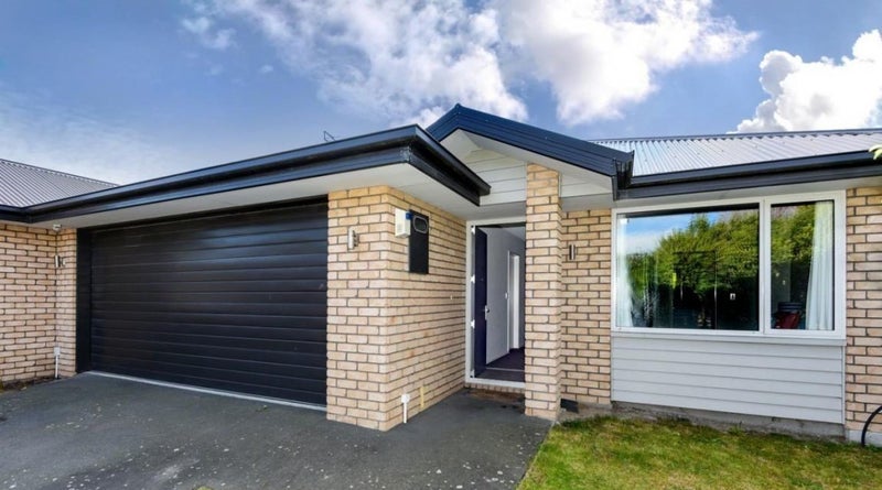 4 Annies Lane, Aidanfield, Christchurch - Carousel 1