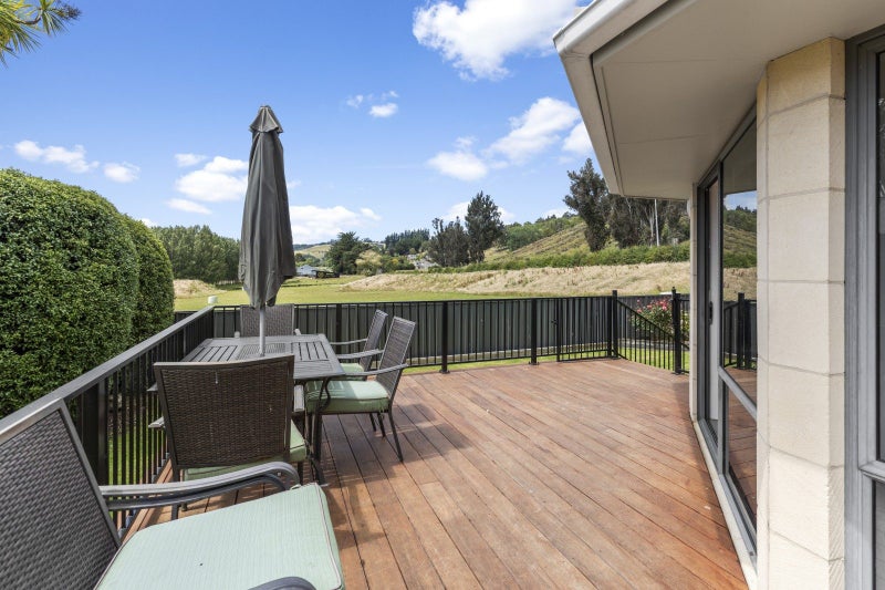 4 Elizabeth Avenue, East Taieri, Mosgiel - Carousel 2