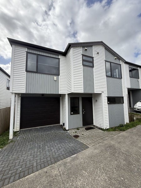 44B Friesian Drive, Mangere, Auckland - Carousel 1