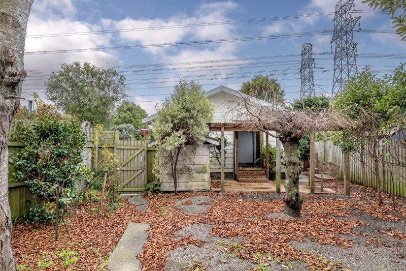 6 Malabar Crescent, Broomfield, Christchurch - Carousel 19