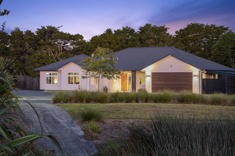 21 Kahika Grove, Huapai, Kumeu - Carousel 1