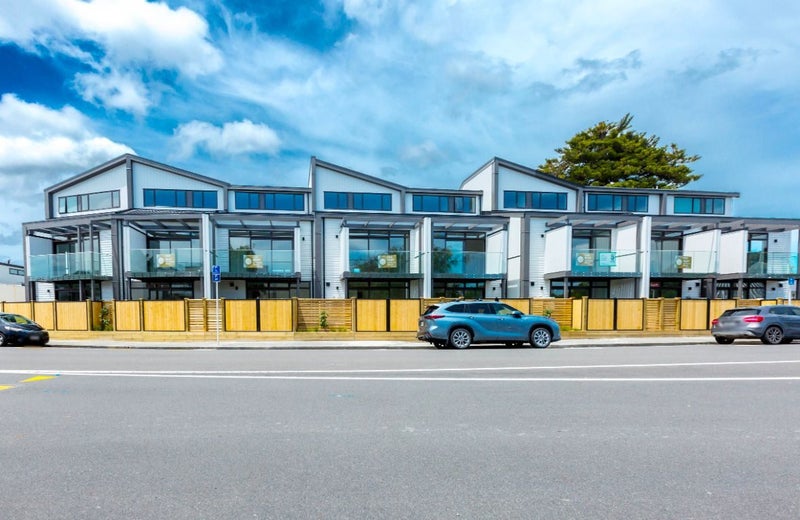 4/1 Myrtle Street, Hutt Central, Lower Hutt - Carousel 1