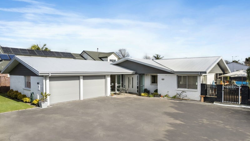 26 Manse Road, Pahurehure, Papakura - Carousel 1