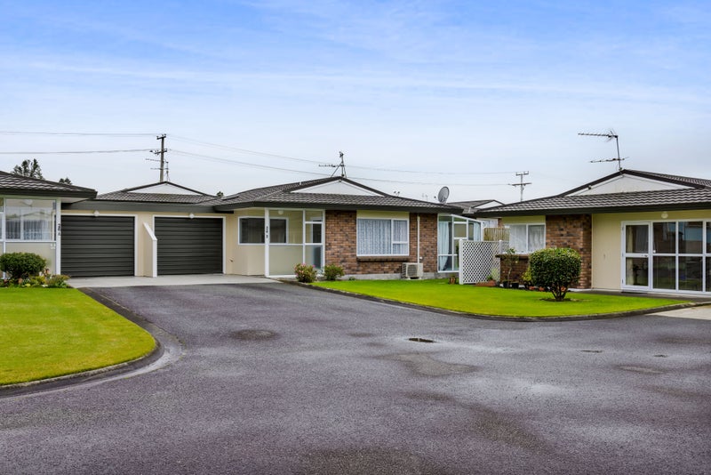 26B Cloten Road, Stratford, Stratford - Carousel 1