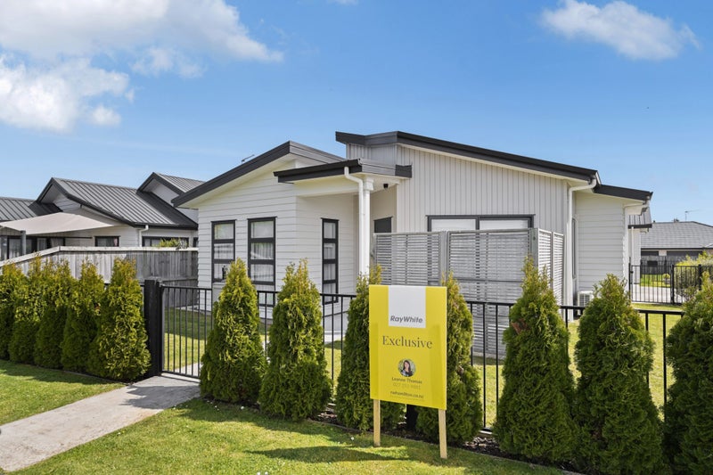 1/2 Lambert Court, Glenview, Hamilton - Carousel 1