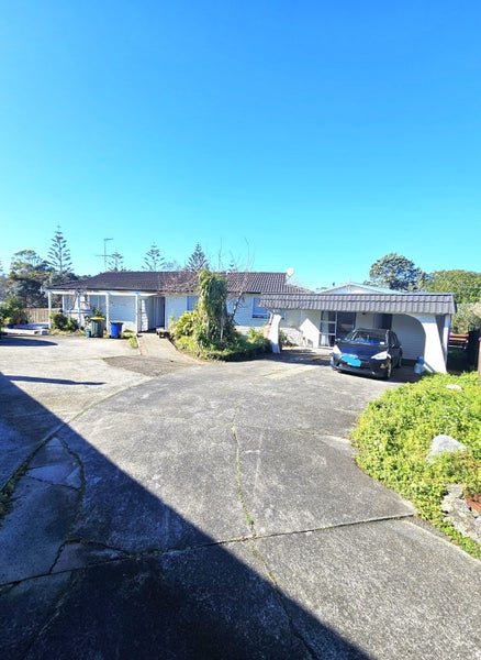98 Sycamore Drive, Sunnynook, Auckland - Carousel 1