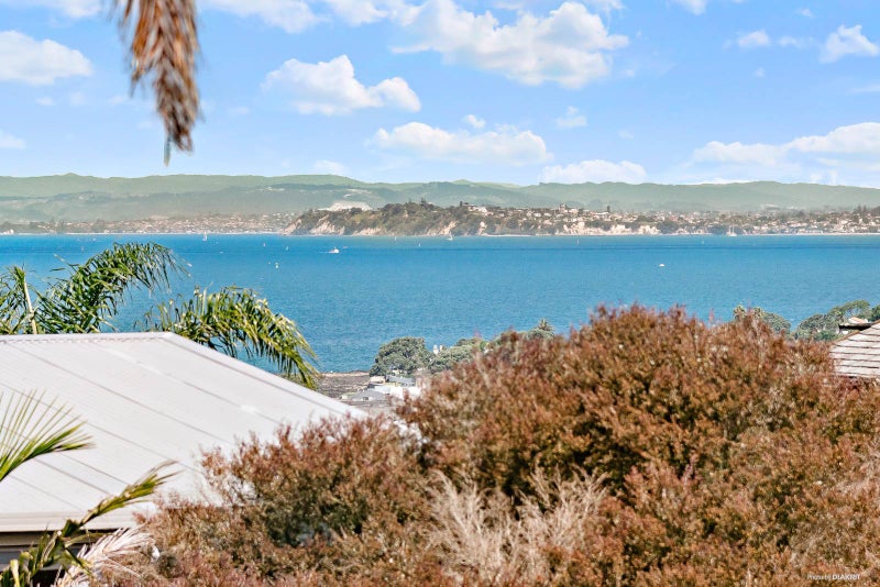 27B Heathcote Road, Castor Bay, Auckland - Carousel 2