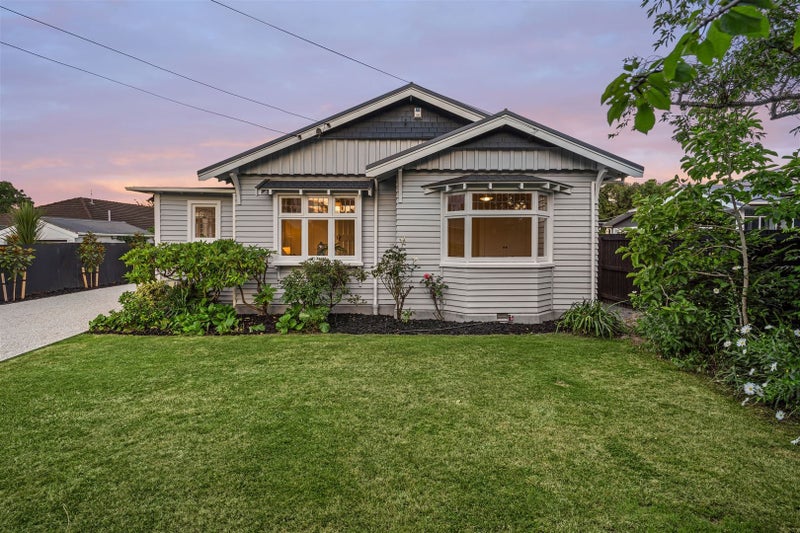 8 Scotston Avenue, St Albans, Christchurch - Carousel 1