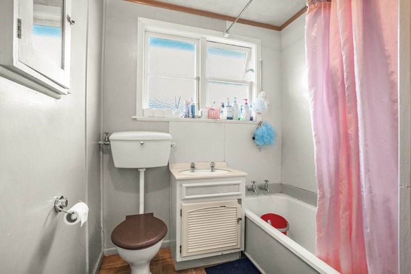 18 Mayo Grove, Naenae, Lower Hutt - Carousel 14