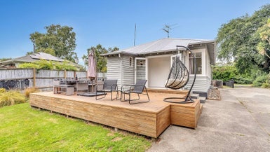 47 High Street, Southbridge, Southbridge - Carousel 1