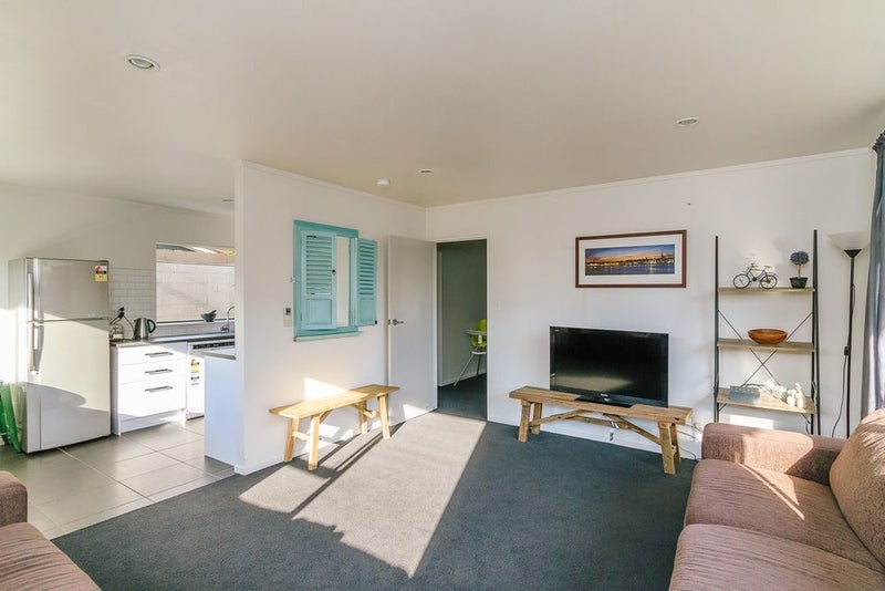 2/42 Bauchop Road, Waterloo, Lower Hutt - Carousel 2