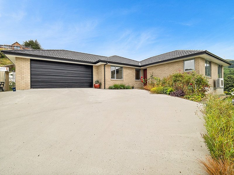 20 Glendermid Close, Sawyers Bay, Dunedin - Carousel 1