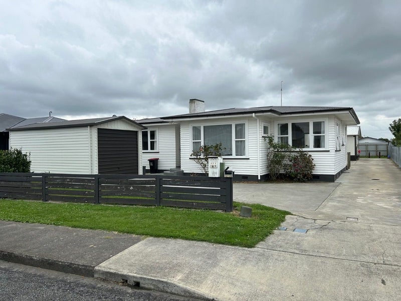 1212 Willowpark Road North, Mayfair, Hastings - Carousel 1