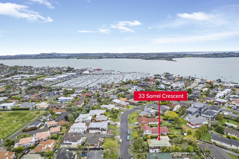 33 Sorrel Crescent, Bucklands Beach, Auckland - Carousel 1