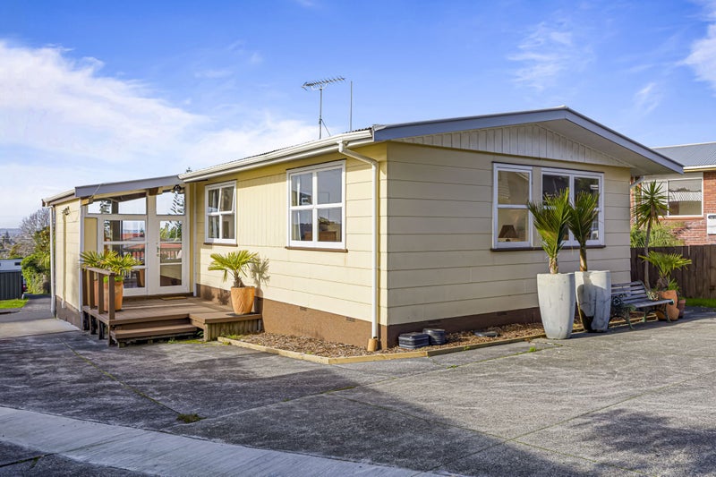 6 Illana Place, Ranui, Auckland - Carousel 1