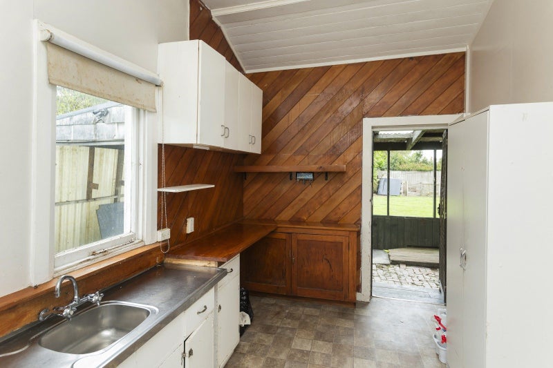 25 Endcliffe Road, Kaiti, Gisborne - Carousel 2