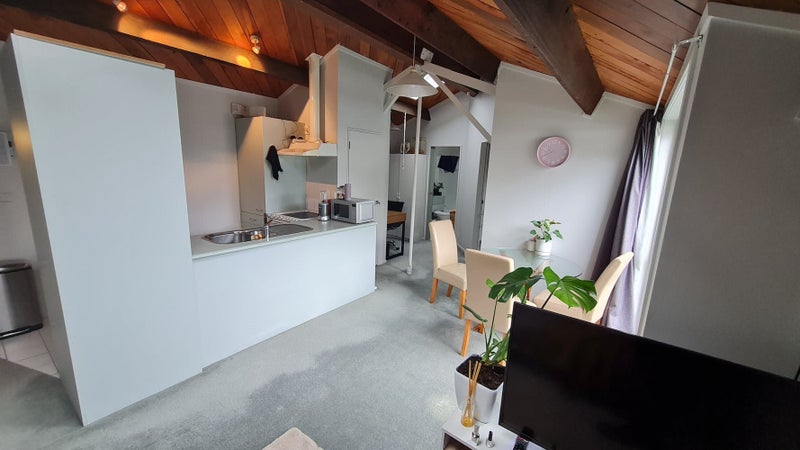 16/220 Thorndon Quay, Pipitea, Wellington - Carousel 1