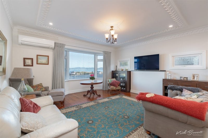 155 The Esplanade, Petone, Lower Hutt - Carousel 2