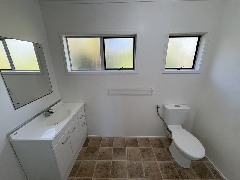 1/43 Roberts Road, Glenfield, Auckland - Carousel 17