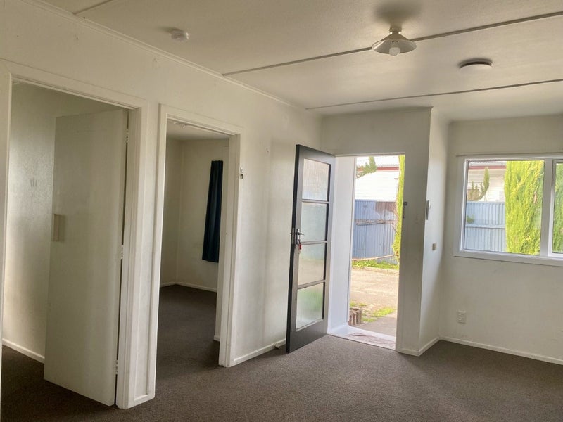 2/1312 Karamu Road North, Mayfair, Hastings - Carousel 2