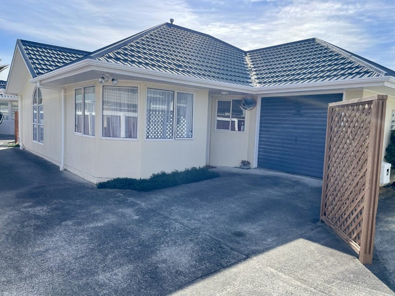 2/26 Whites Line West, Woburn, Lower Hutt - Carousel 17