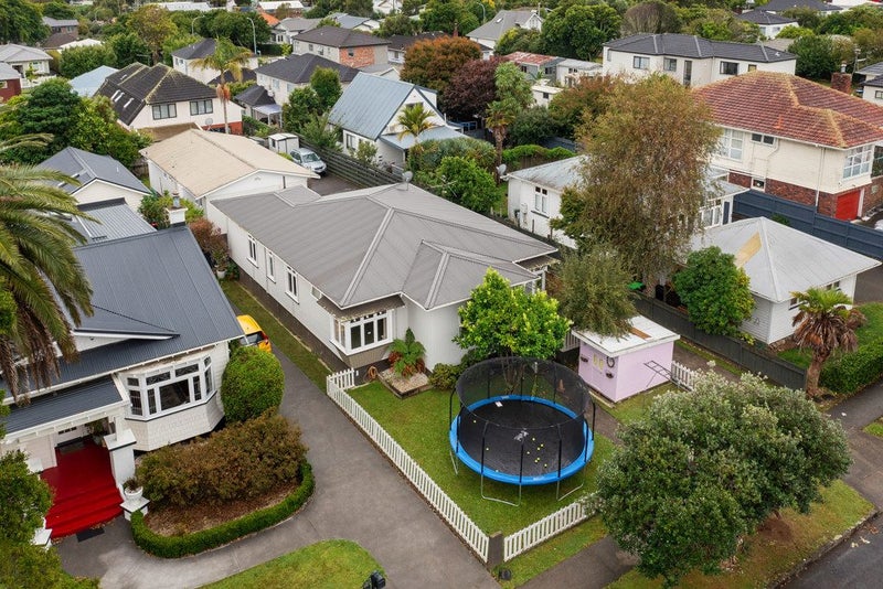 25 Fairleigh Avenue, Mount Albert, Auckland - Carousel 2