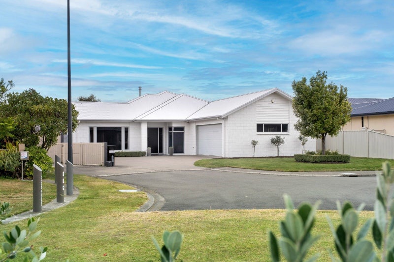 10 Donald Place, Frimley, Hastings - Carousel 21