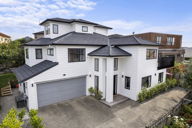 12B Waikura Drive, Te Atatu Peninsula, Auckland - Carousel 1