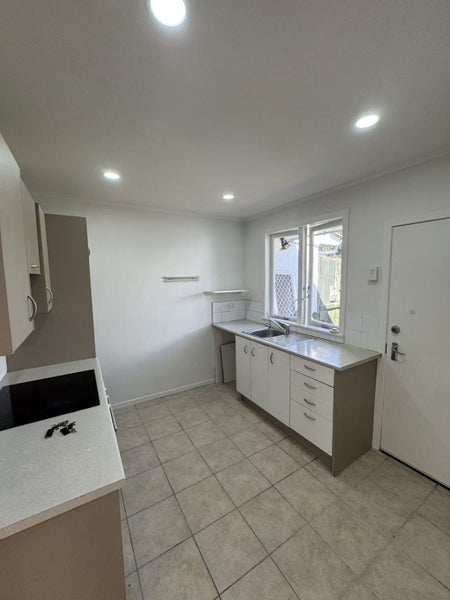 1/720 Manukau Road, Royal Oak, Auckland - Carousel 2