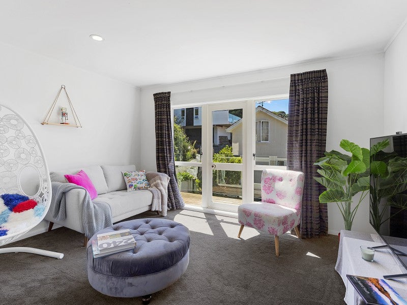 2/14C Glenmore Street, Thorndon, Wellington - Carousel 2