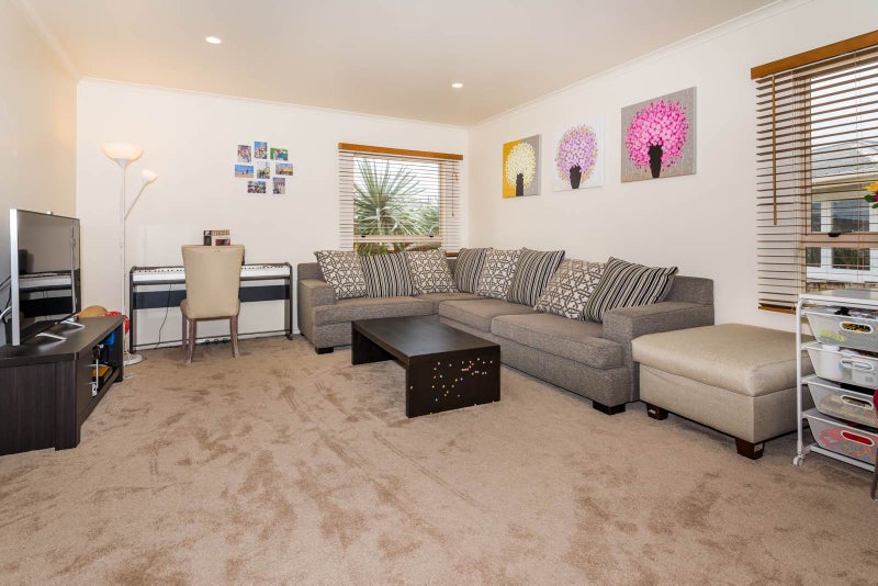 2/50 Bond Crescent, Forrest Hill, Auckland - Carousel 2