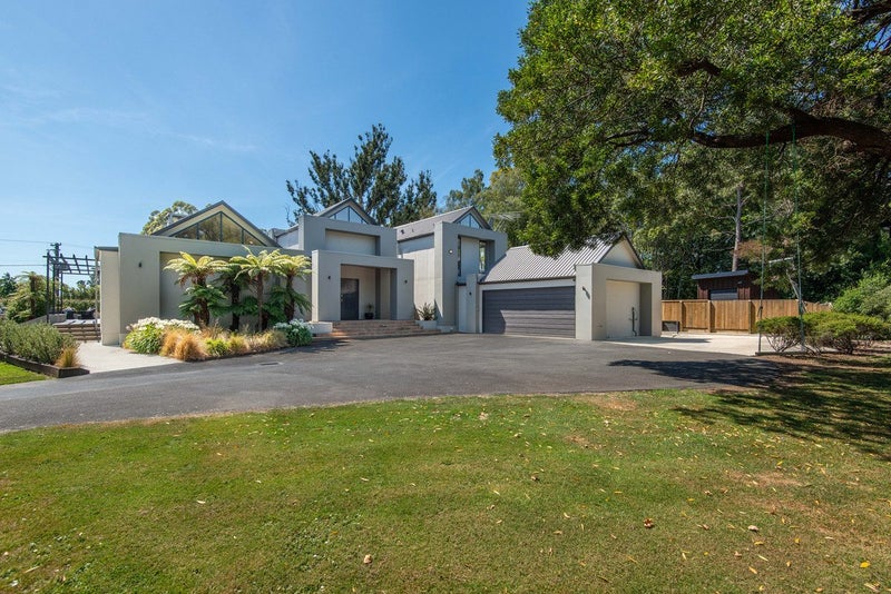 105 Gladstone Road, Dalmore, Dunedin - Carousel 1