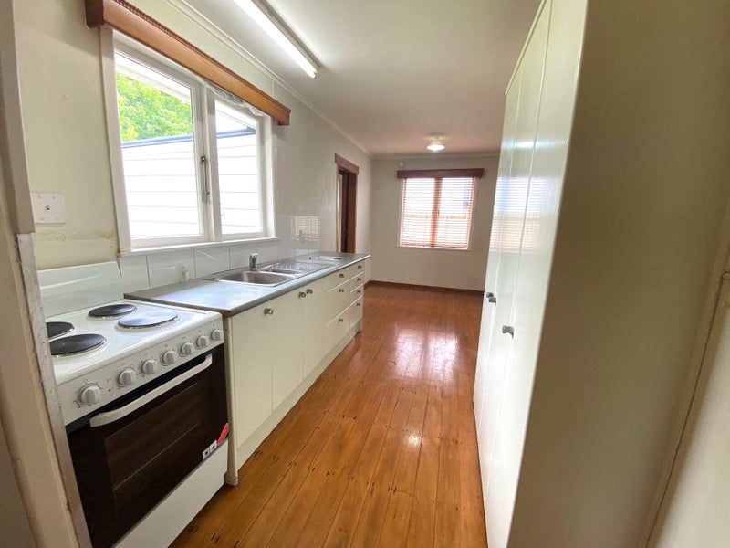 108 Wharf Road, Te Atatu Peninsula, Auckland - Carousel 2