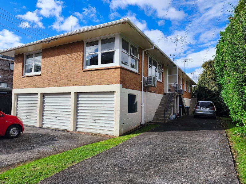 2/9 Thorley Street, Mount Eden, Auckland - Carousel 1