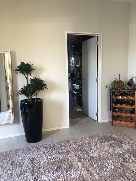 18 Catlins Place, Fairview Heights, Auckland - Carousel 2