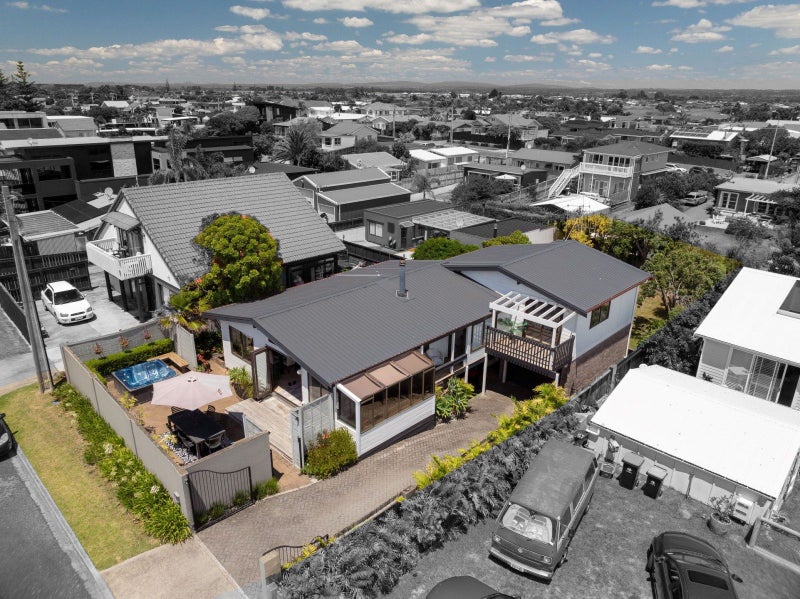 32 Karewa Parade, Papamoa Beach, Papamoa - Carousel 2