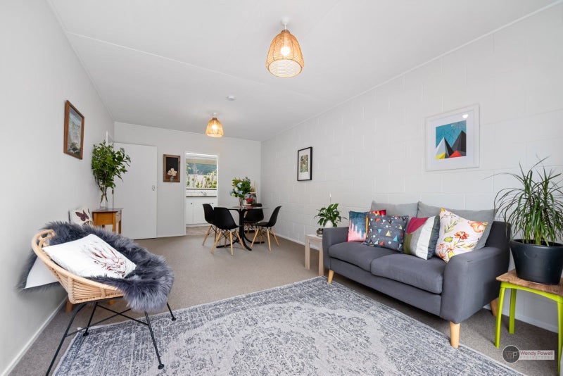 44I Whites Line West, Woburn, Lower Hutt - Carousel 2