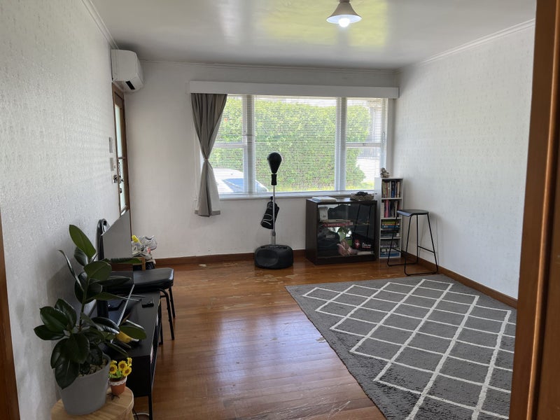 2/23 Hayr Road, Three Kings, Auckland - Carousel 2
