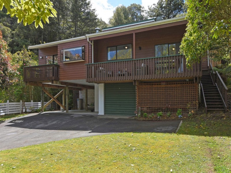 23 Fendalton Crescent, Pinehaven, Upper Hutt - Carousel 22