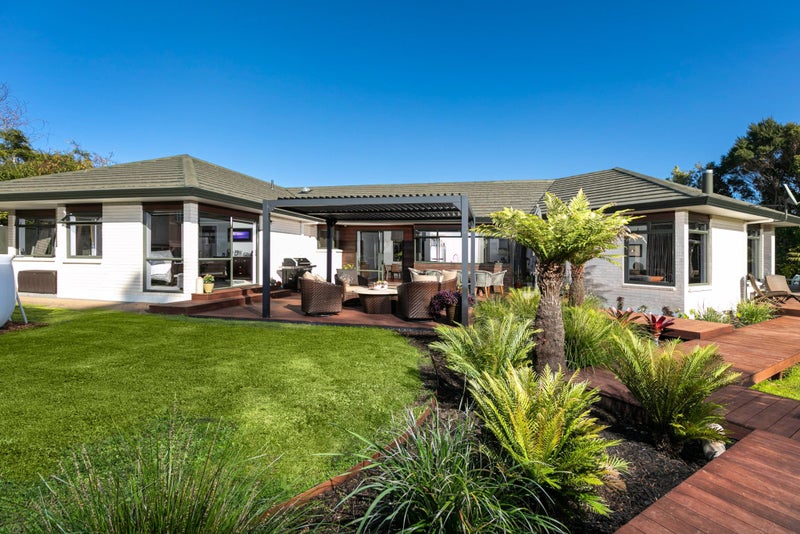 10 Almond Grove, Greenhithe, Auckland - Carousel 2
