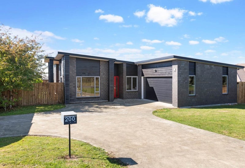 200 Helenslee Road, Pōkeno - Carousel 1