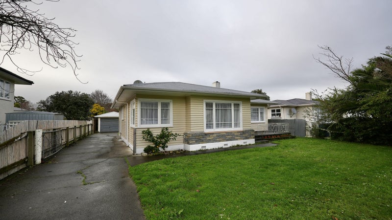 42 College Street, Awapuni, Palmerston North - Carousel 1