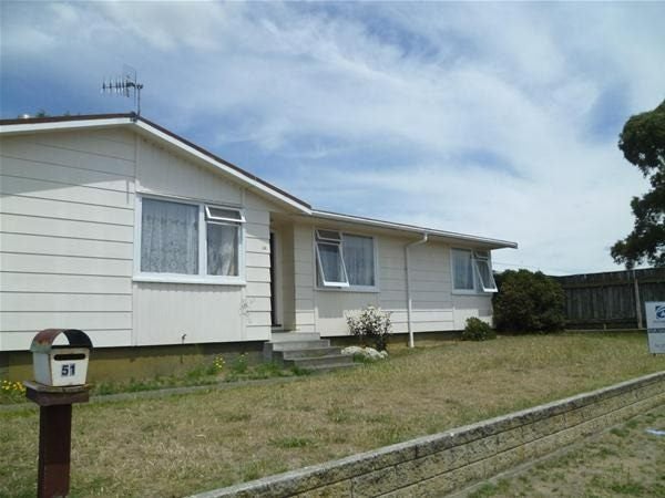 51 Cartier Crescent, Flaxmere, Hastings - Carousel 1