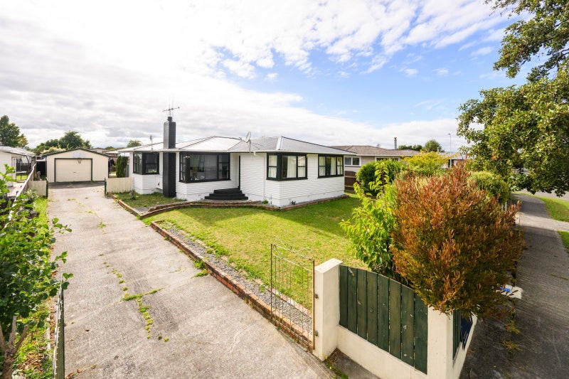 27 Aspiring Avenue, Milson, Palmerston North - Carousel 23