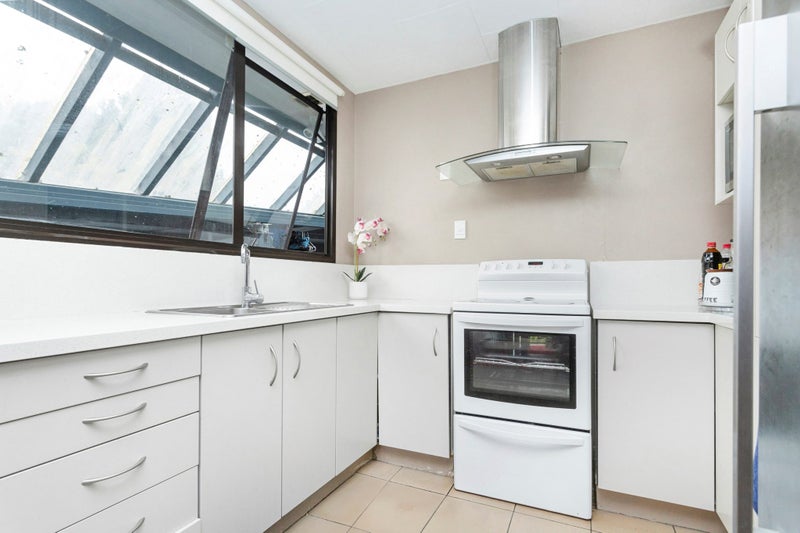 1/11 Leonard Road, Mount Wellington, Auckland - Carousel 2