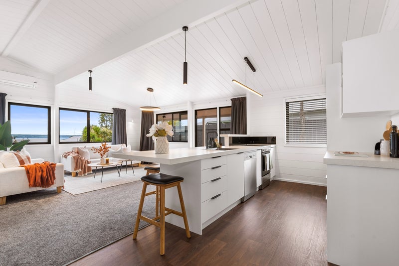 21 Owhatiura Drive, Lynmore, Rotorua - Carousel 2